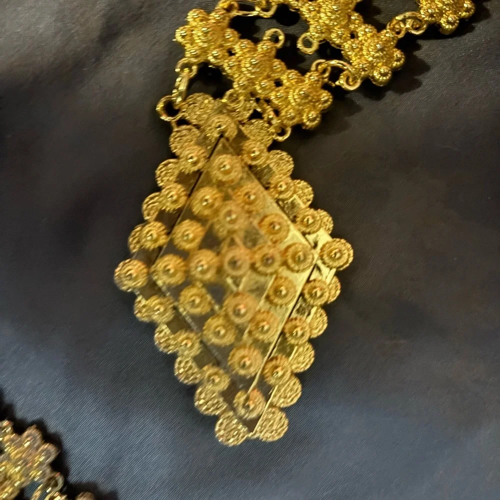 Elegant Gold-plated ladies Belt 40” in long and adjustable